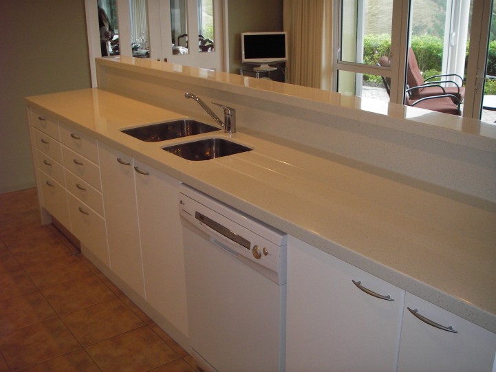 Benchtop with Breakfast Bar - After
Solid Surface