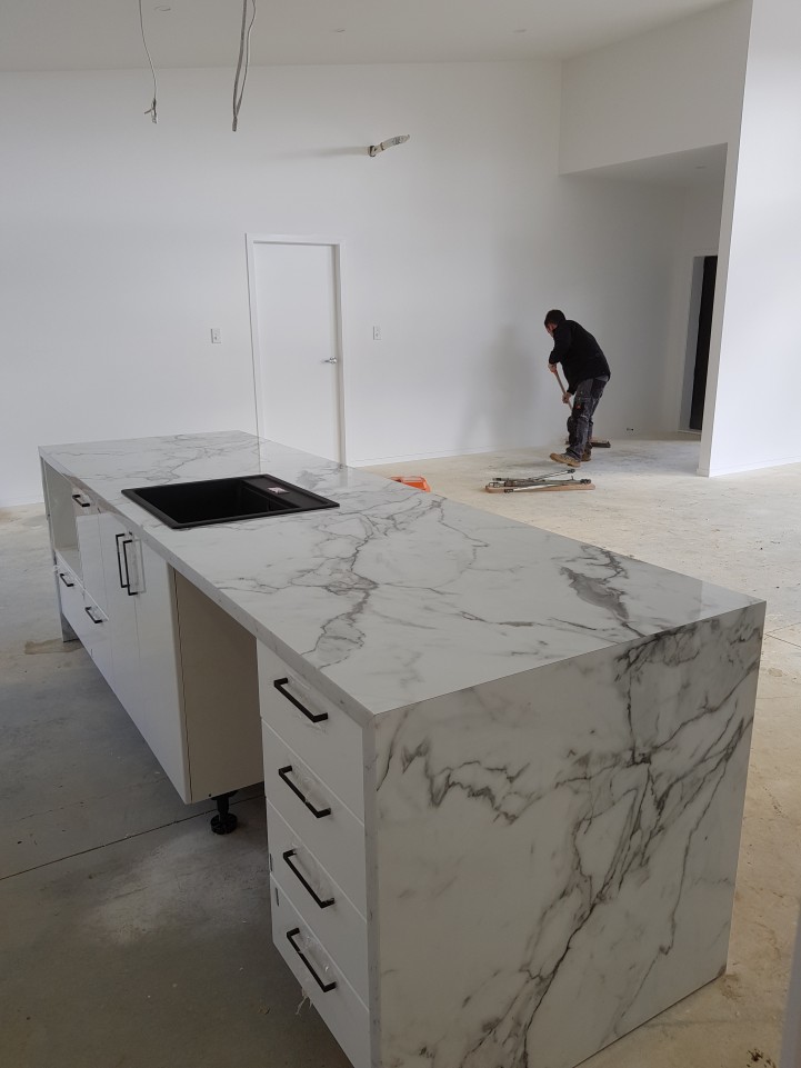 Formica 180FX Carrera Marble
Sink Benchtop